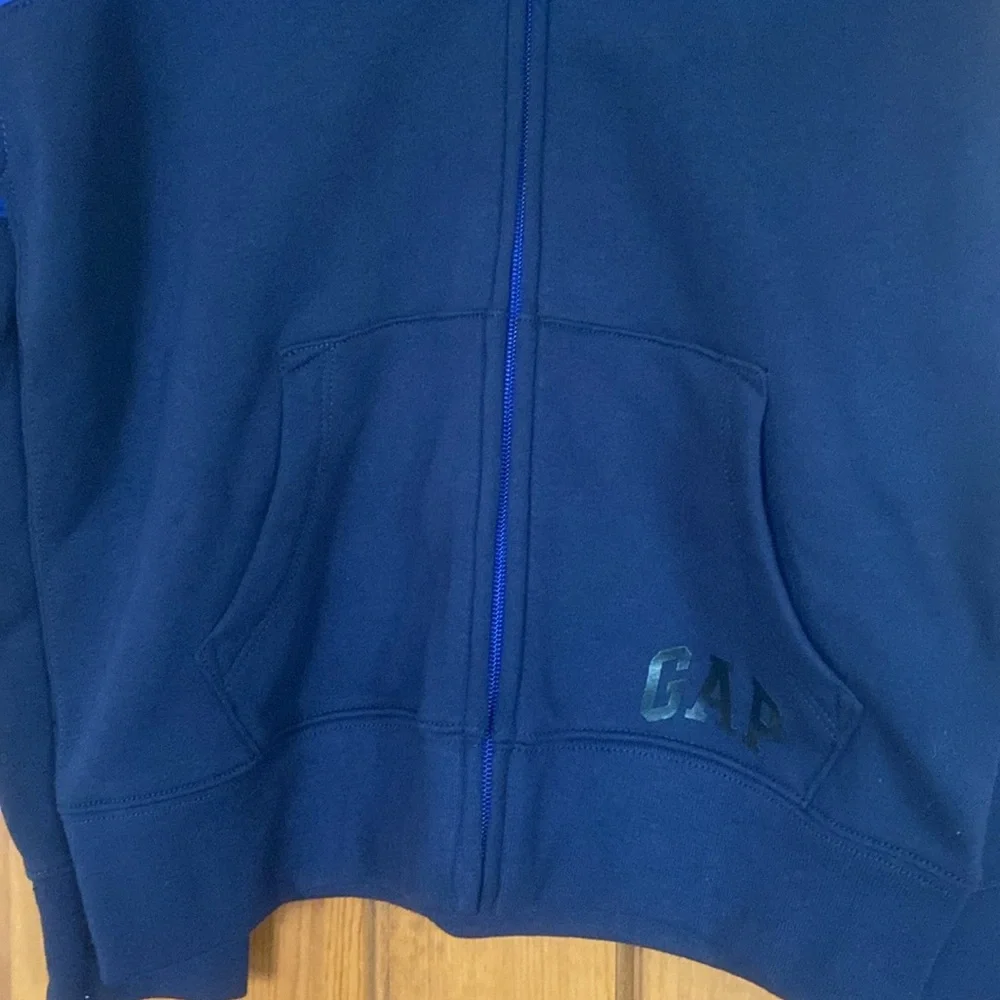 NWT Gap royal & navy light sweatshirt, size M/8